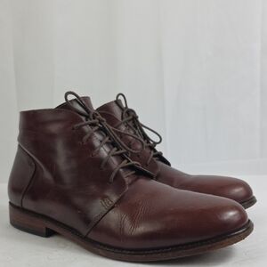 Nisolo Everyday Brown Oiled Leather Men's Chukka Boots.